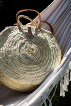 Load image into Gallery viewer, Circular Straw Bag
