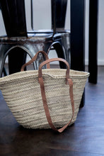 Load image into Gallery viewer, Straw Bag with Double Leather Handle Design
